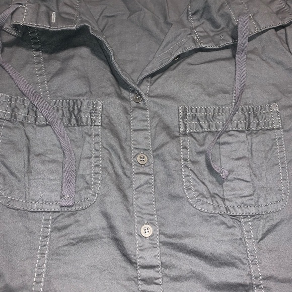 Ladies button up - Picture 2 of 3